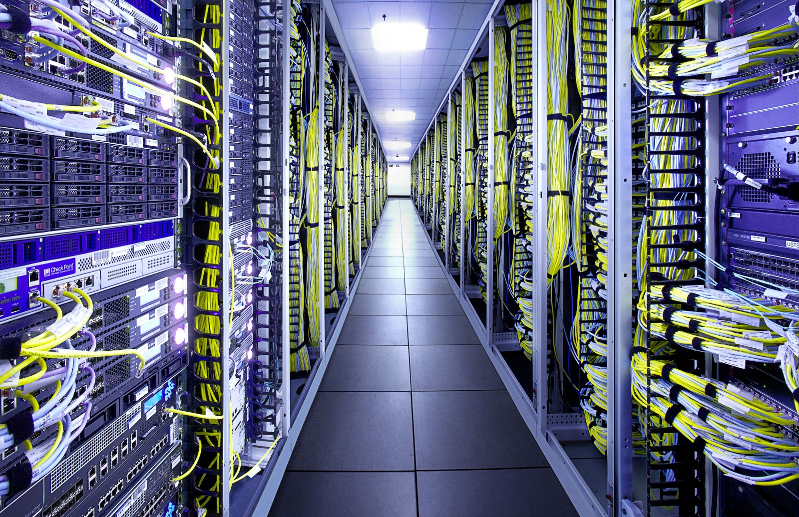 CẢNH BÁO TÌNH TRẠNG PHÁT THẢI CHẤT CO2 CỦA TRUNG TÂM DỮ LIỆU TẠI TRUNG QUỐC